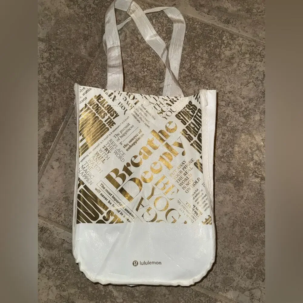 lululemon tote bag white Daily Multi-Pocket *Canvas in Natural/Black, One Si – lemon bunny Carry all and carry on Lululemon Daily Multi-Pocket Mini Canvas